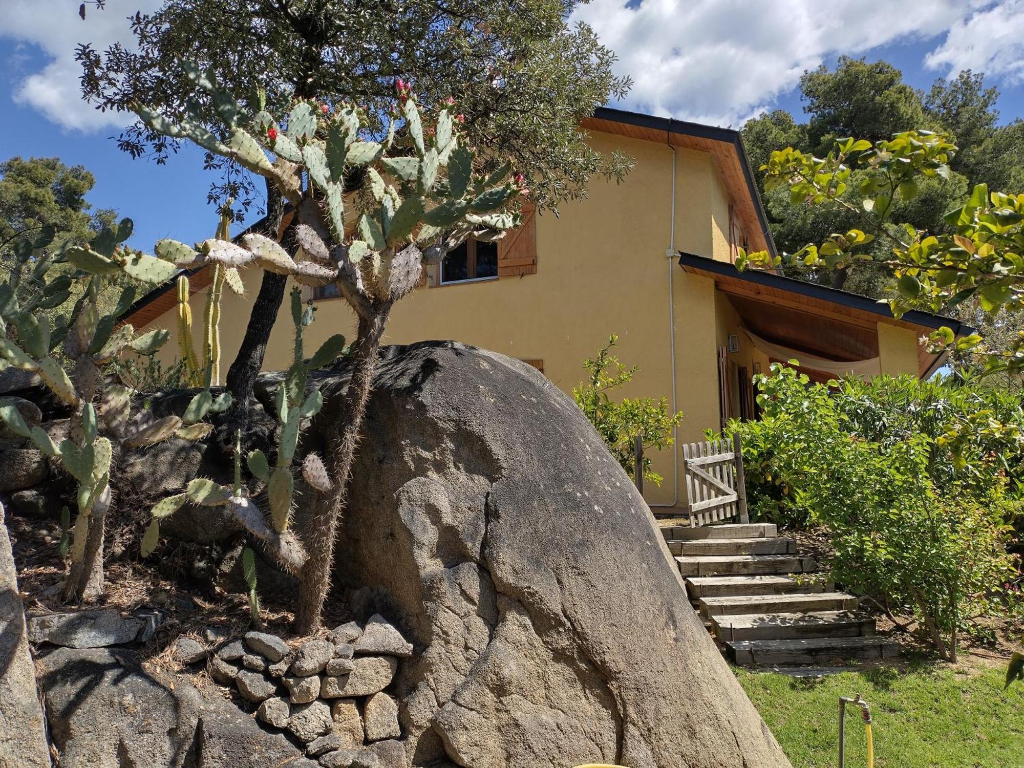 Casa Feliz Vila Sant Cebrià de Vallalta Exterior foto