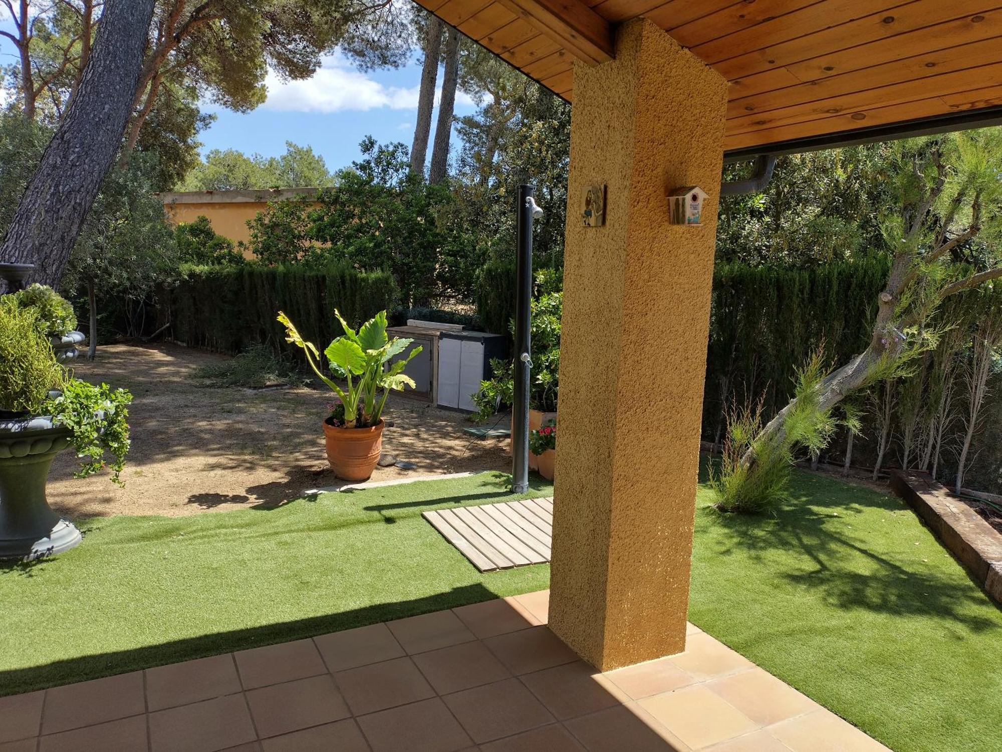 Casa Feliz Vila Sant Cebrià de Vallalta Exterior foto