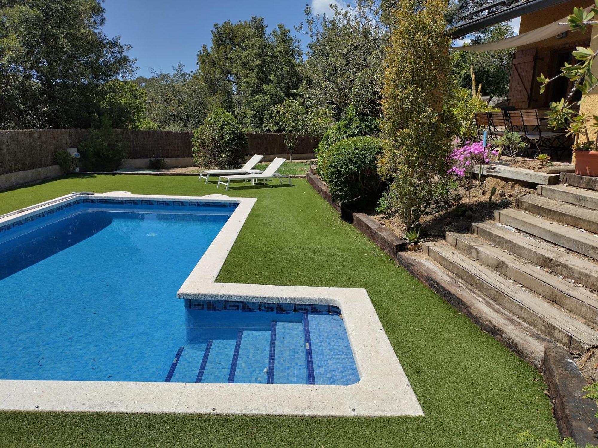 Casa Feliz Vila Sant Cebrià de Vallalta Exterior foto